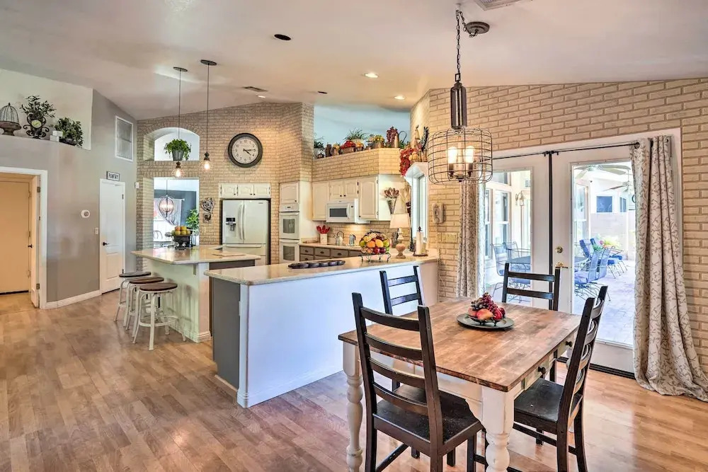 Elegant Peoria Home: Pool, Putting Green, Fire Pit