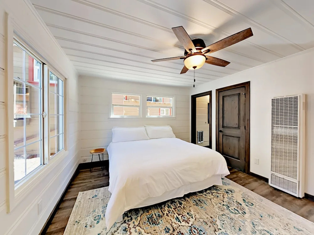 4093 Manzanita Ave Cabin Unit 3