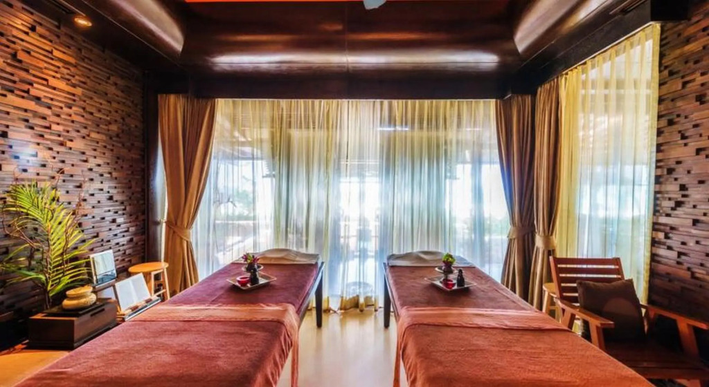 Impiana Beachfront Resort Patong, Phuket