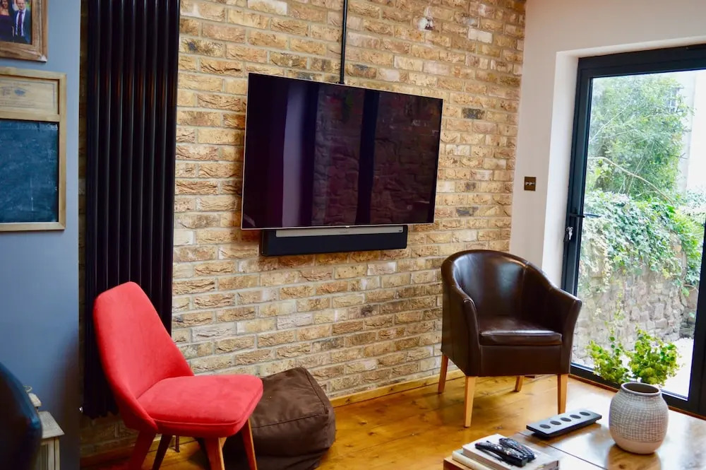 Bright 3 Bedroom Home Bristol