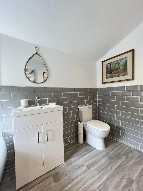 Remarkable 2-bed House in Rochester