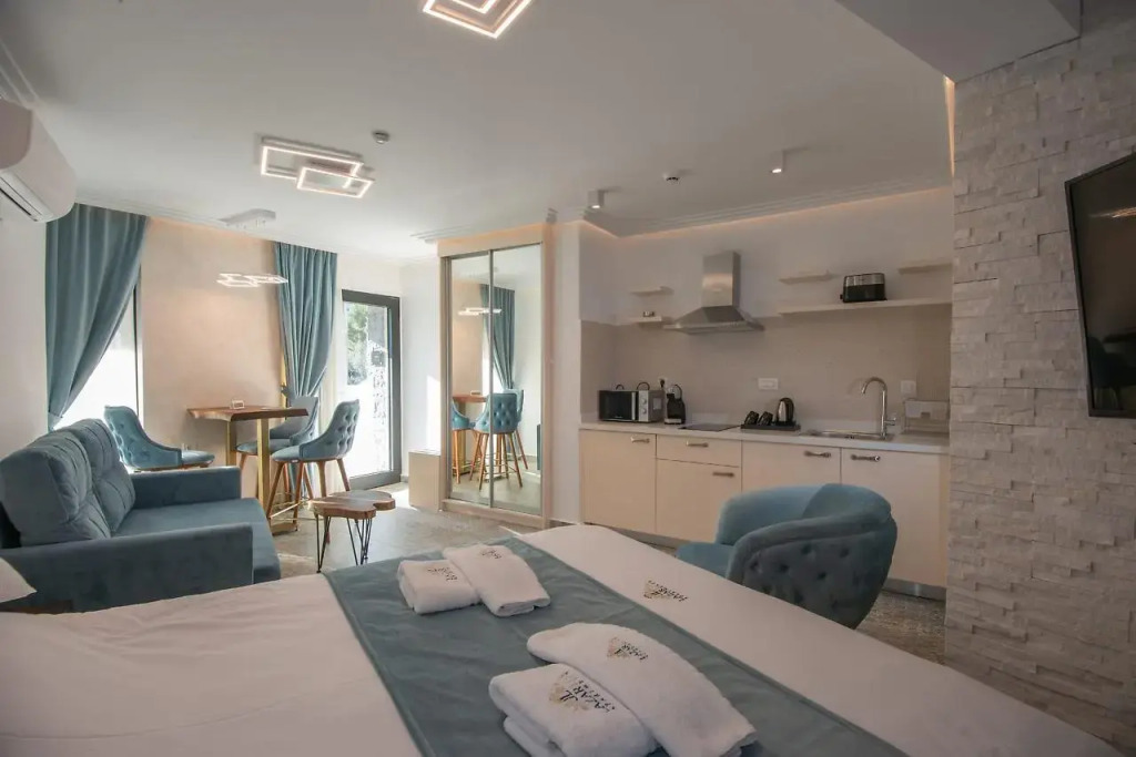 Lazar Lux Suites - Ammoudara