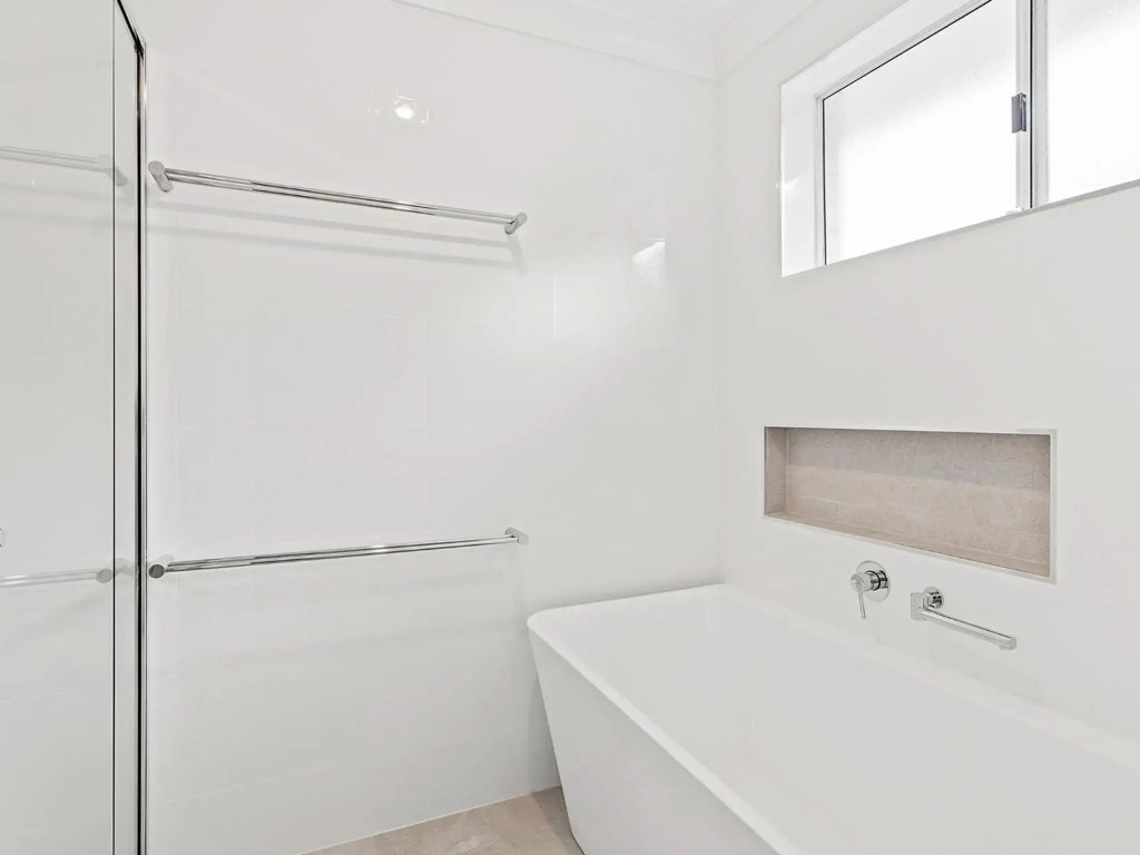 Island View Large Family Home Pool WI FI and Sweeping Views of Fingal