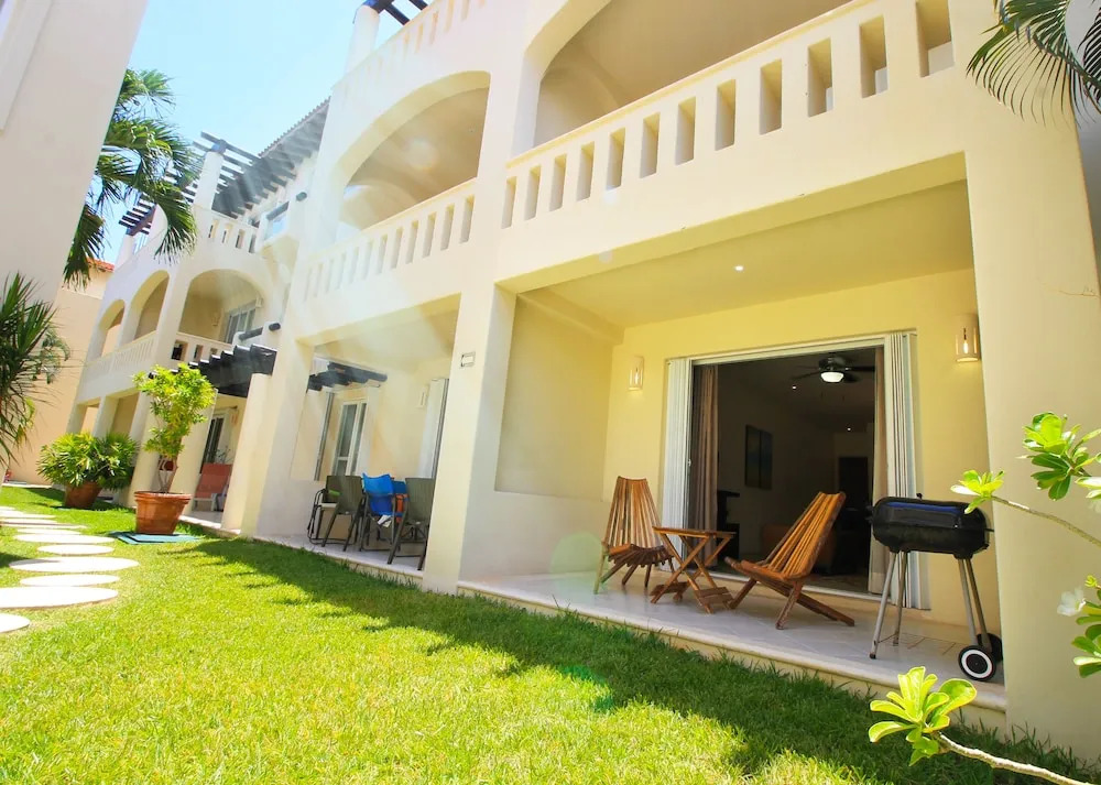 Luna Maya? Beautiful 2BR Beach Condo By Select