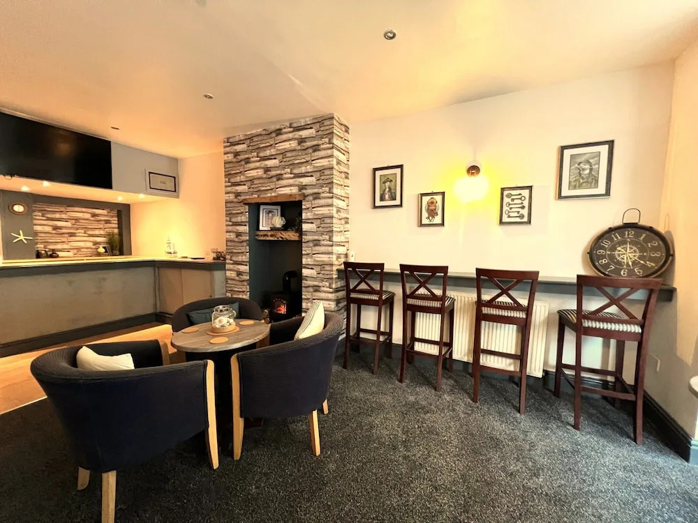 Central Cove Guesthouse