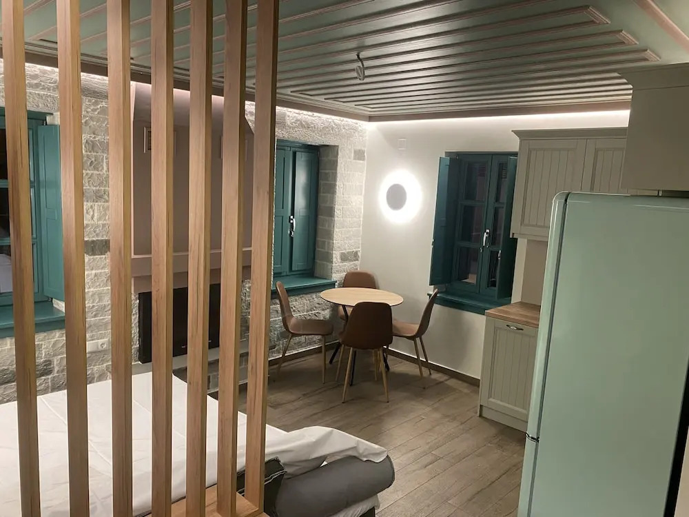 MAKRIS Papigo Luxury suites