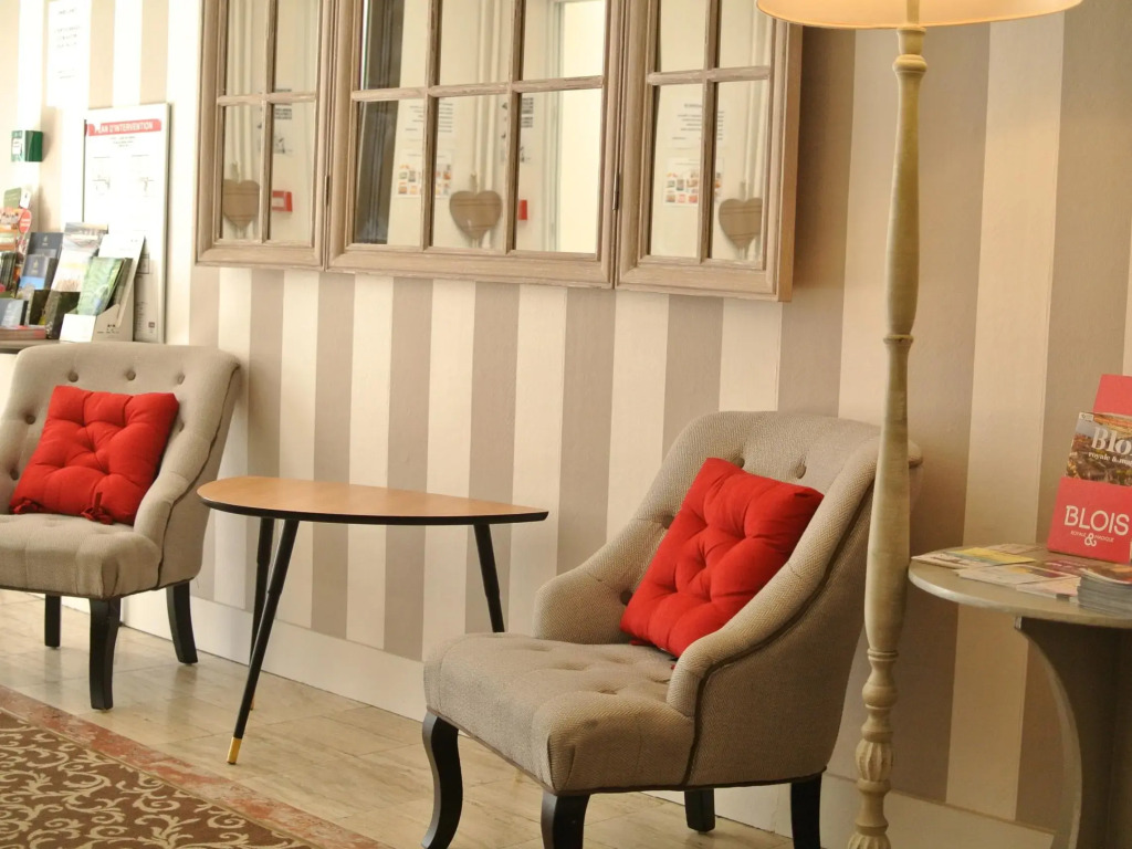 Logis Hôtel Louise de Savoie