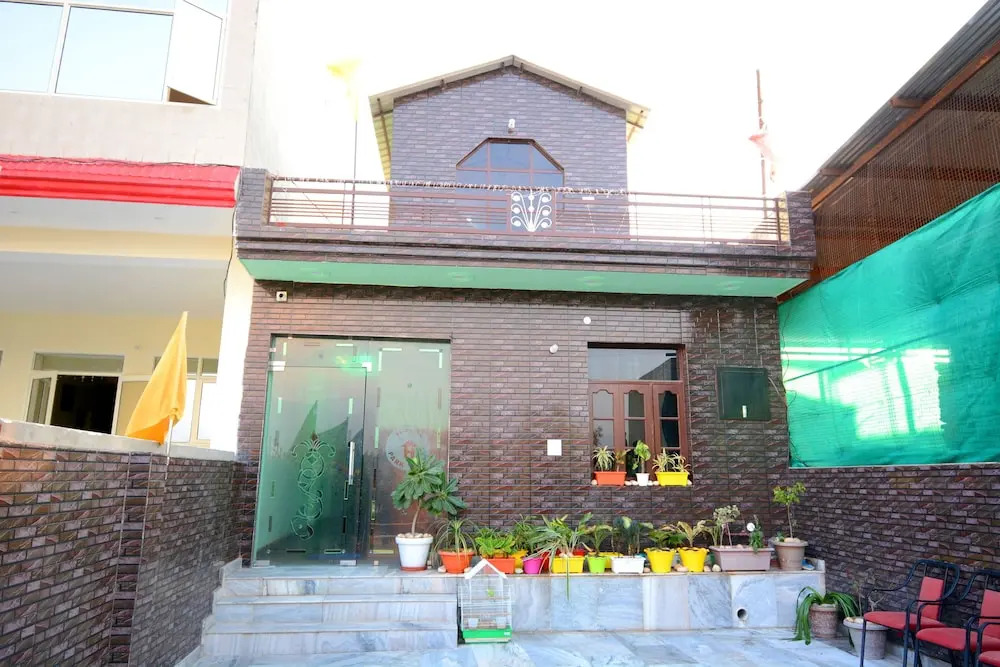 OYO 28097 Hotel Park View