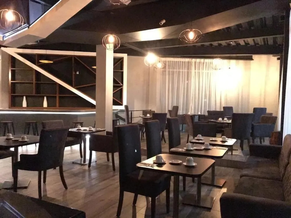 ESDUMA HK HOTEL Pachuca