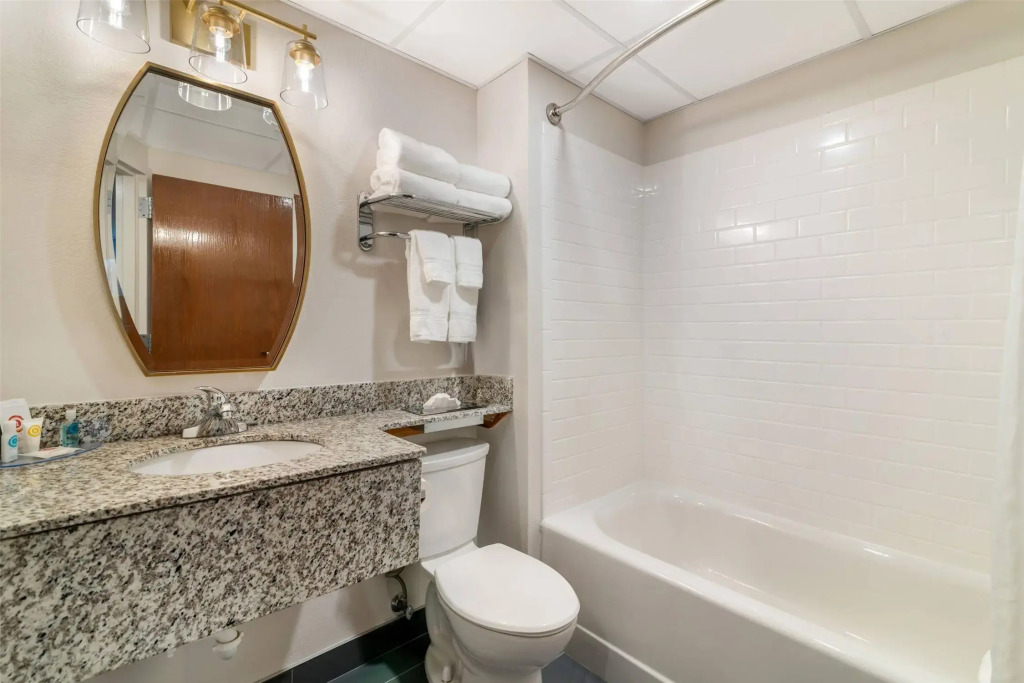 The Clocktower Hotel Latham - North Albany, an Ascend Collection Hotel