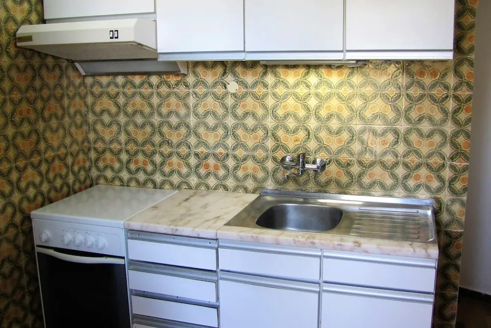 Apartment with 2 Bedrooms in Porches, with Furnished Balcony And Wifi