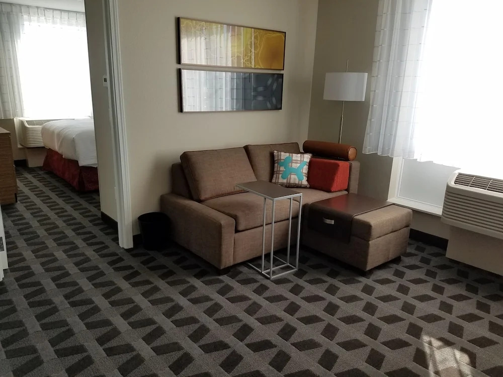 TownePlace Suites by Marriott Milwaukee Oak Creek
