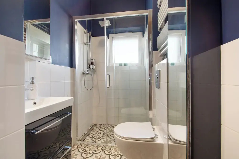 2 Bed Flat - Sleeps 8 - Parking - Wifi