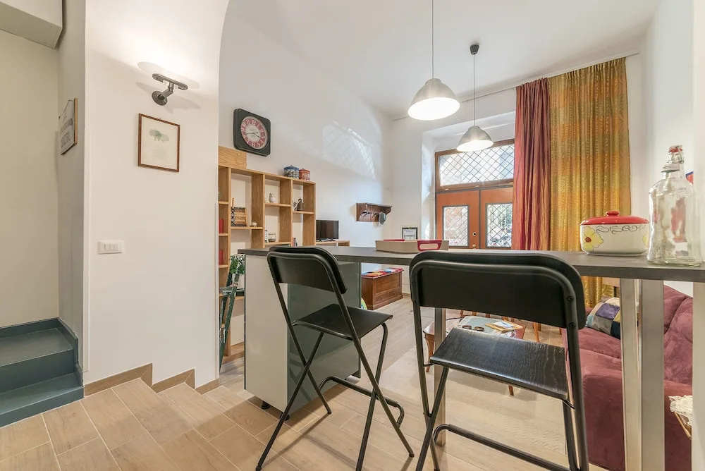 Monti Artistic Flat