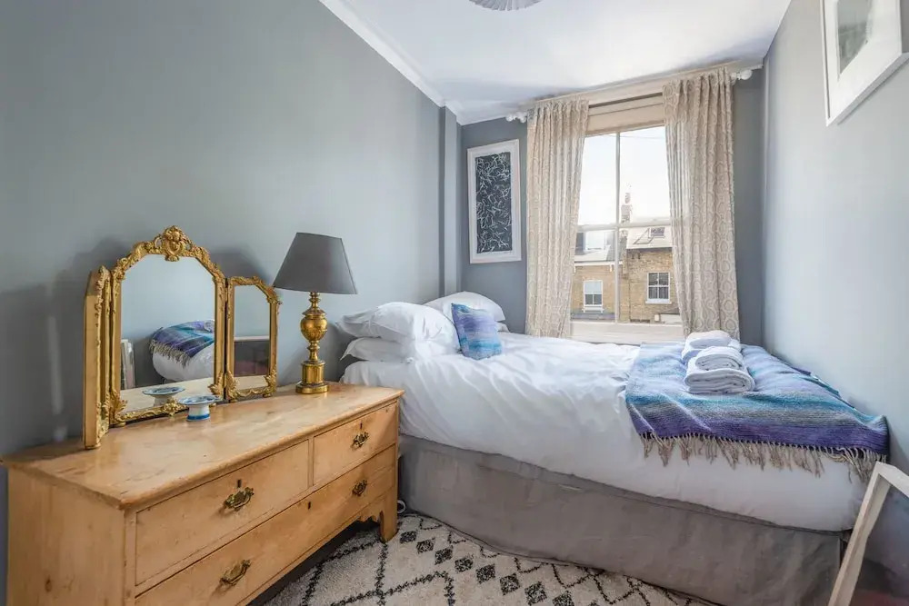 Comforting Clapham Home By The Overground Station