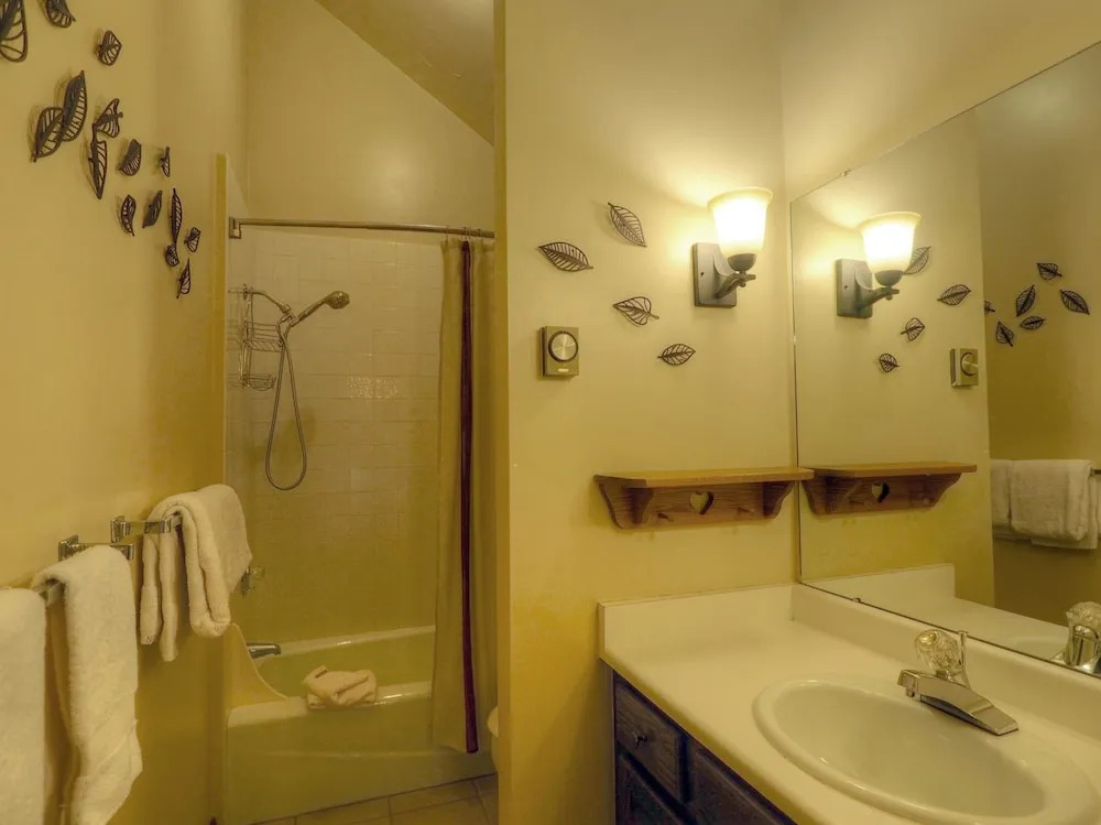 1421 Saint Moritz Condo #1 - 3 Br Condo