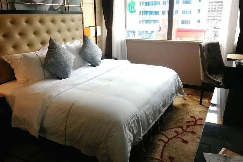 No. 8 Chain Hotel