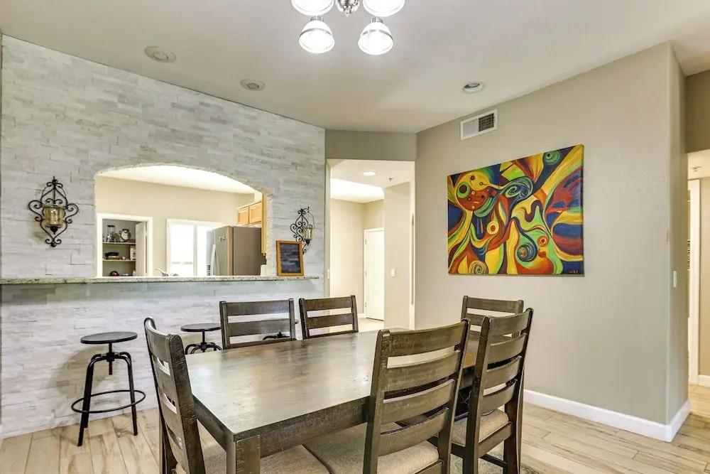 1 Mi to Old Town! Golf Getaway in Pueblo Verde