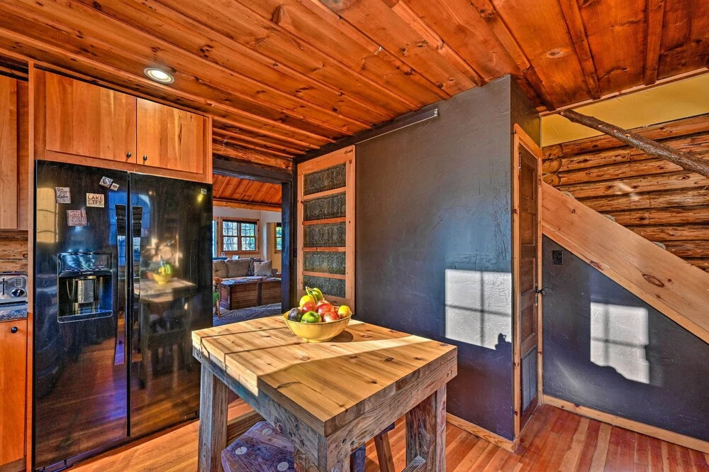Log Cabin in Wilmington w/ New Hot Tub By Skiing!