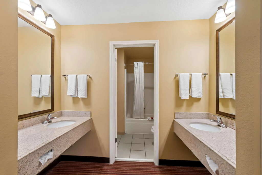 SureStay Plus by Best Western San Antonio Fiesta Inn