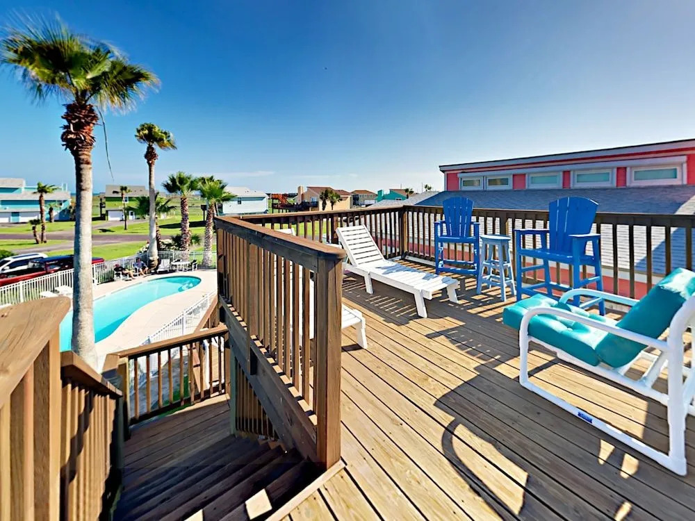Split Level Stunner in Port Aransas by RedAwning