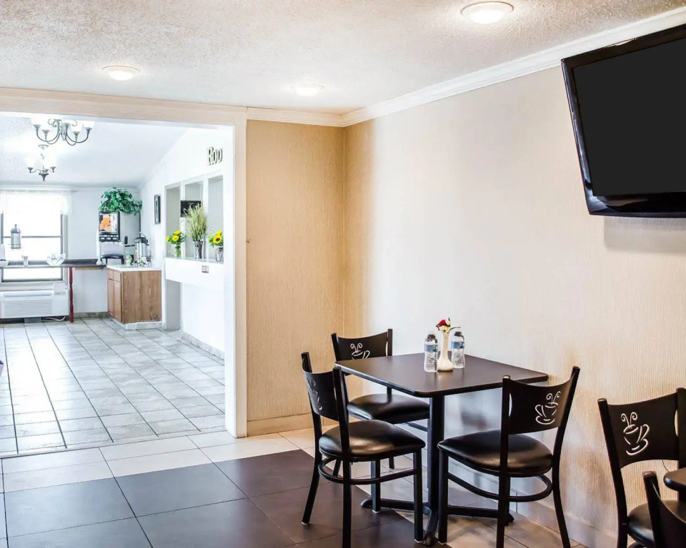 Отель Rodeway Inn Carlisle North