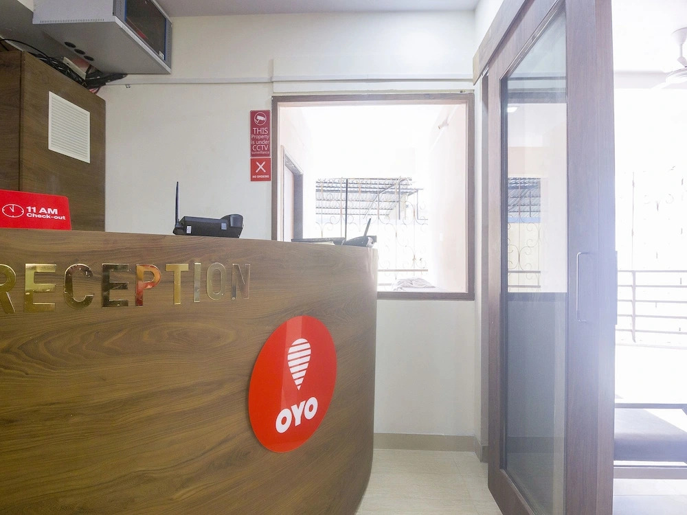 OYO 15982 Hotel Samrat Palace