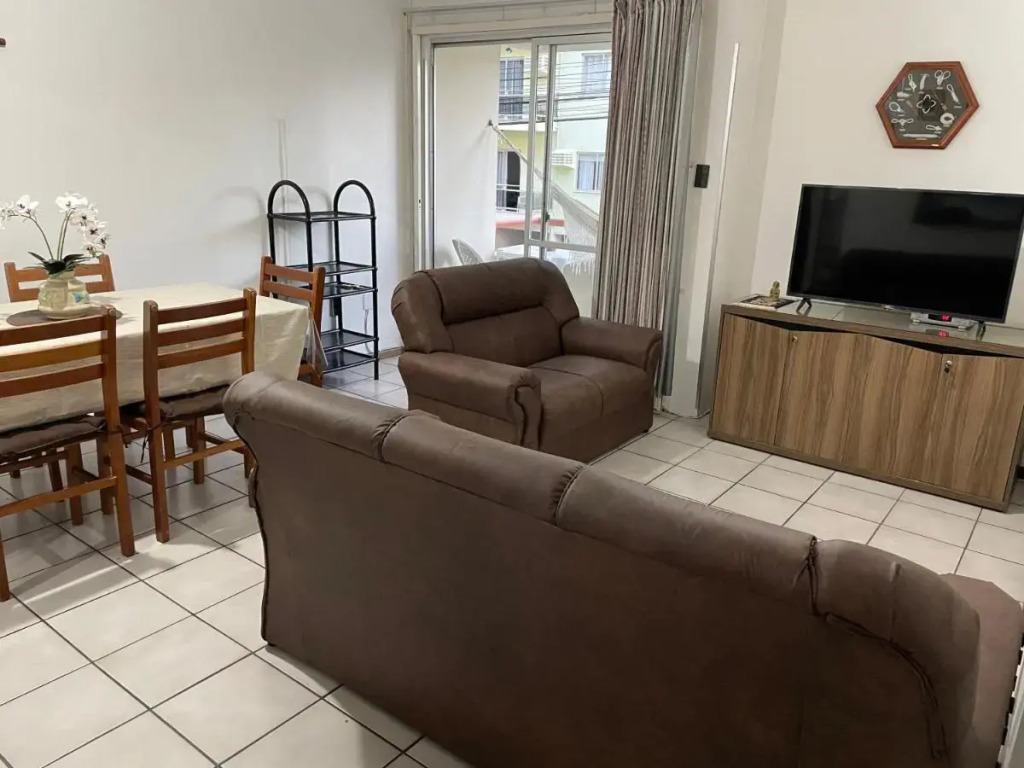 Lindo apartamento super completo em Meia Praia, 100 metros do mar e 10 quadras do centro