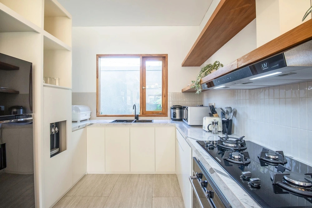 Breeze Opulent 6 BR in With Ocean View 5 Mins to Savaya