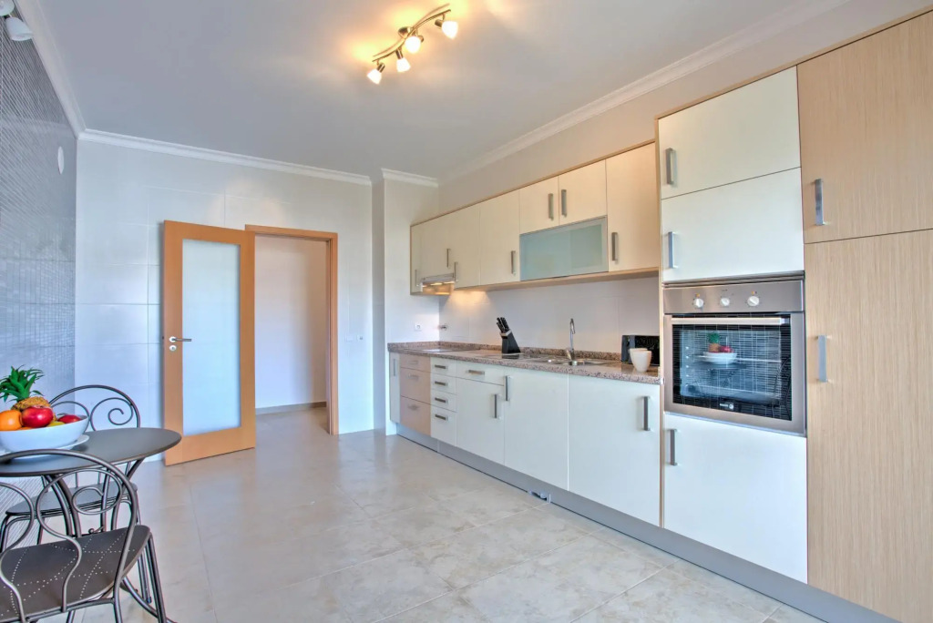 Central Lagos Spacious Apartment by Ideal Homes