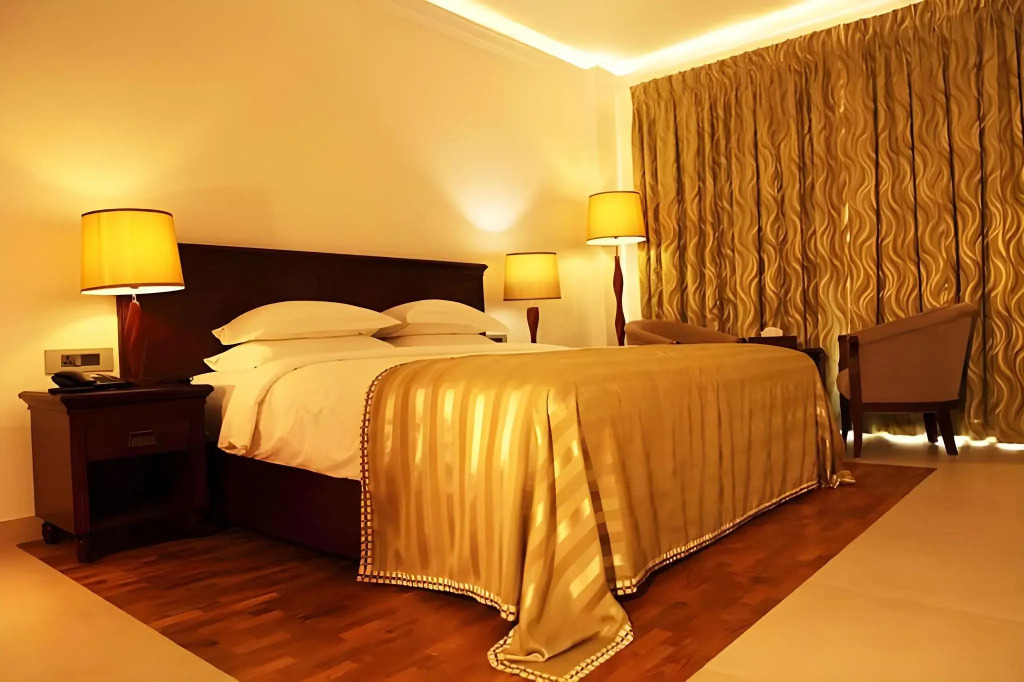 No. 18 Hotel