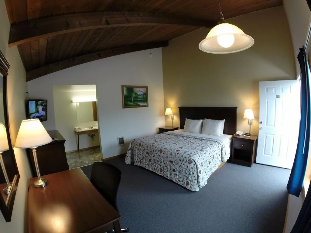 High Seas Motel