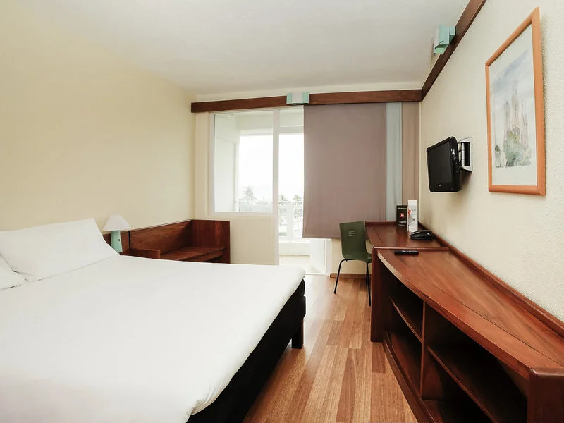 Ibis Lome Centre