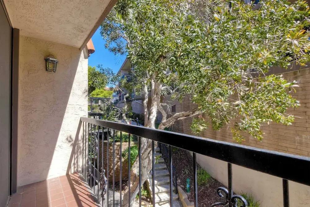 Solana Sunset Stunning Beachside Retreat for 4!