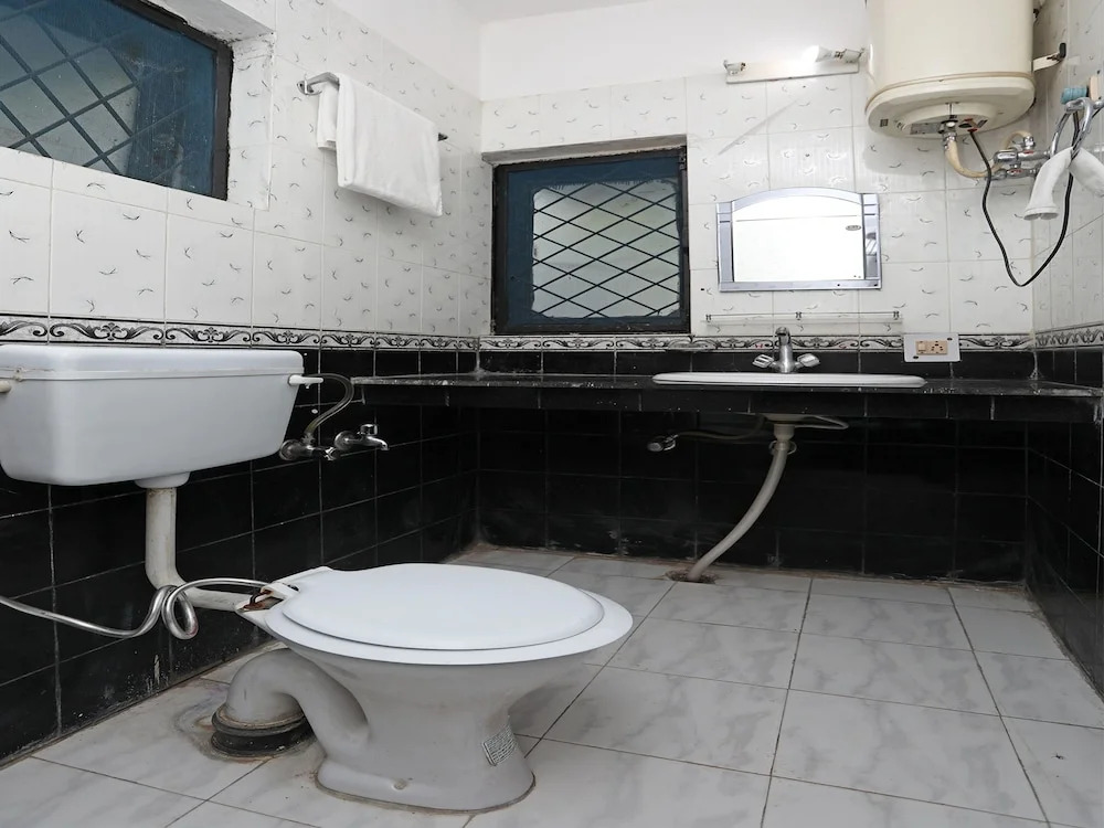 OYO 13076 Home Boutique 3BHK Villa Bhimtal