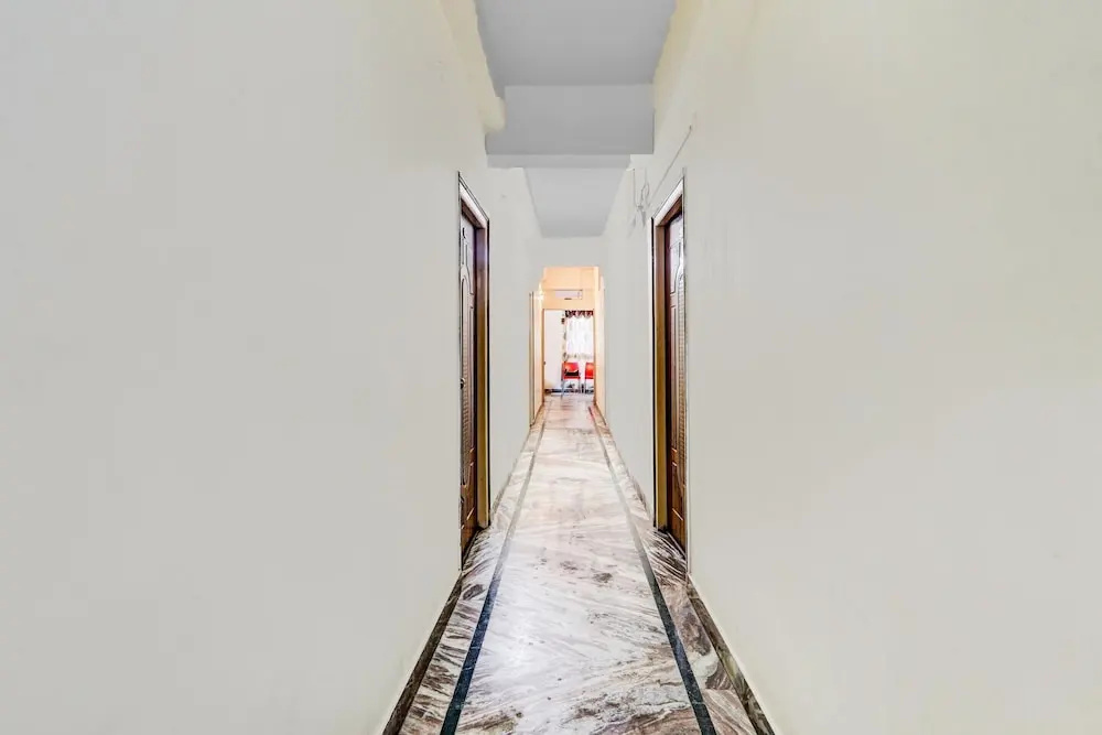 Super OYO Hotel O Adarsh Nagar Near Kavya Hospital