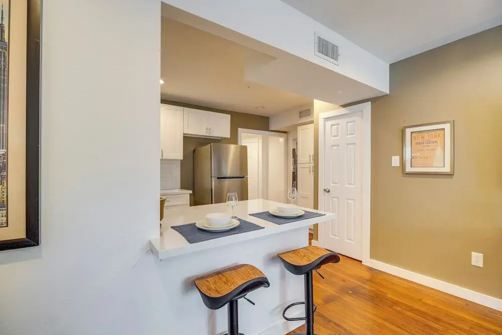 1 Mi to Dtwn, 8 Mi to Nrg! Fourth Ward Apt w/ W&D