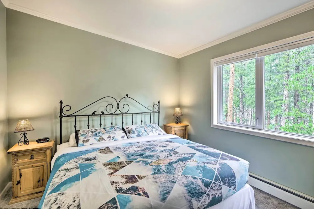 Spacious Breck Gem w/ Hot Tub: Walk to Ski Shuttle