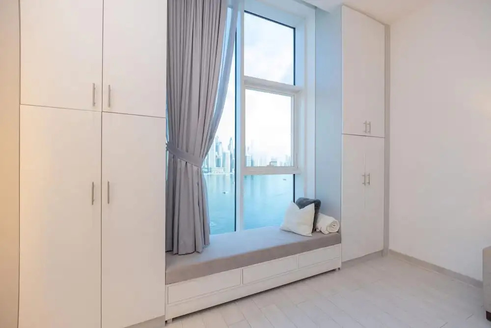 Sophisticated 1BR Palm Apt w Beach Access