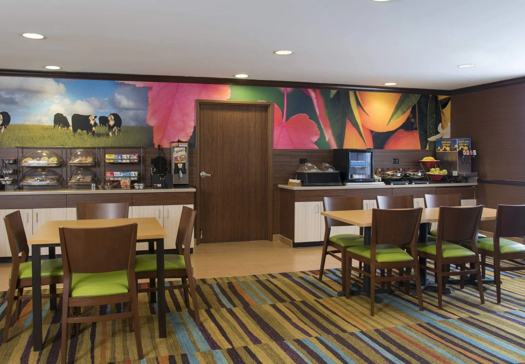 Fairfield Inn and Suites by Marriott Chicago St. Charles