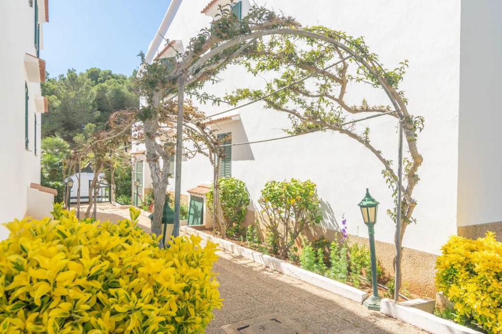 SES FONTS C25 - Charming flat with shared pool and close to the beach Free WiFi