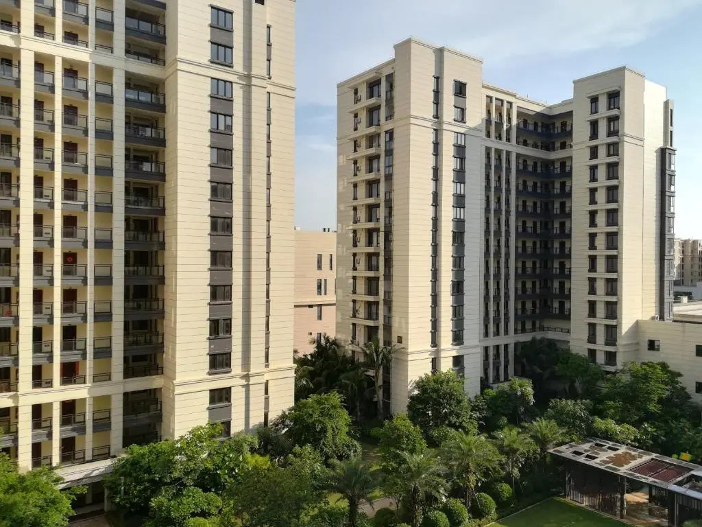 Green Collection Care Hotel (24 Hours Free Transfer from Meilan Airport/Railway Station)