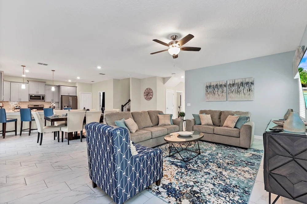 Family Friendly! 6bed 5Ba Villa with Pool