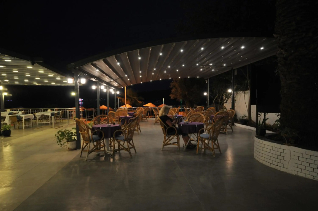 Amos Hotel