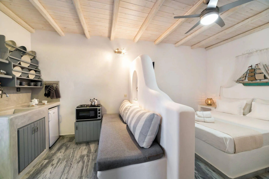 Blue Waves Suites & Apartments - To Kyma
