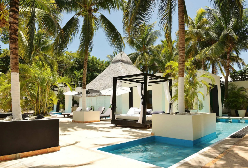 Oh! Cancun - The Urban Oasis & Beach Club