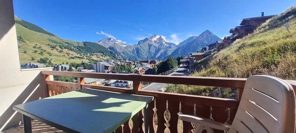 Spacious Apartment in Les Deux Alpes