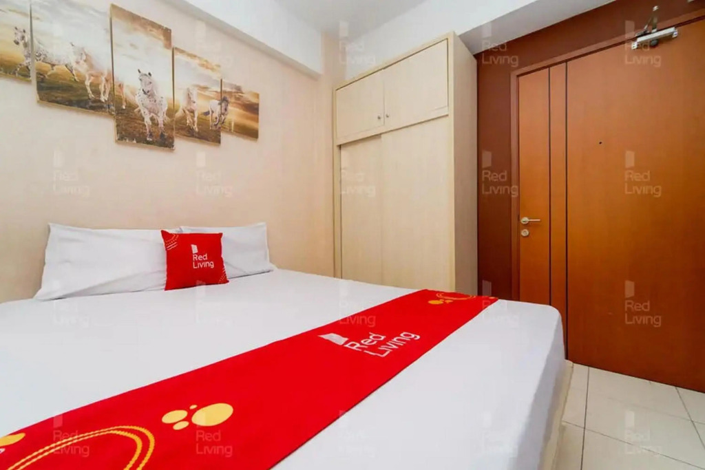 Hotel O Ciputat Near Apartment Green Lake View Ciputat