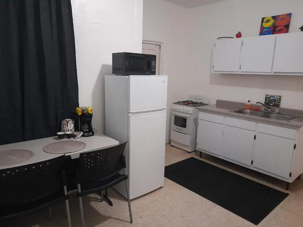 Hermoso apartamento frente aeropuerto de Isla Verde.
