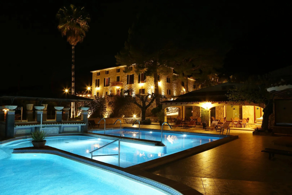 Hotel Rural Monnaber Nou & SPA
